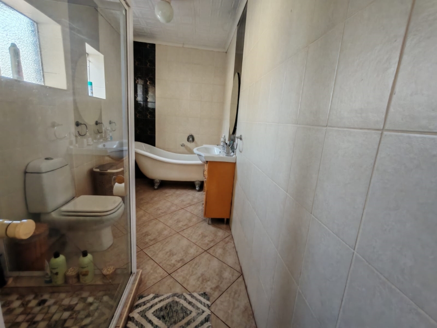 4 Bedroom Property for Sale in Vaalpark Free State